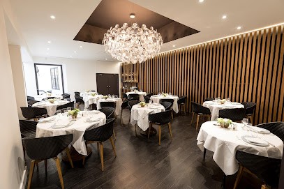 Logis Hotel Restaurant Des Bourbons, Restaurant à Montluçon