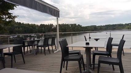 Les Pieds Dans L'eau, Restaurant à Marcillac-la-Croisille