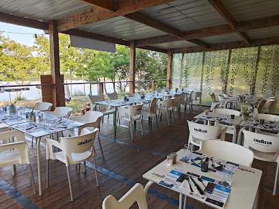 Au Cabanou Restaurant à Alrance