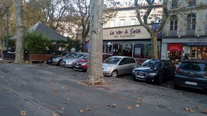 Le Ver A Soie, Restaurant à Lavaur