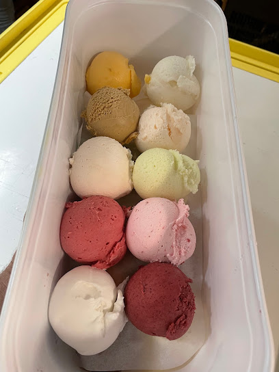 Les Glaces Artisanales Du Bolat Restaurant à Saint-Cirq-Lapopie