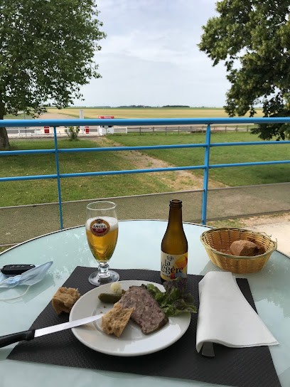 Le Pélican, Restaurant à Clos-Fontaine