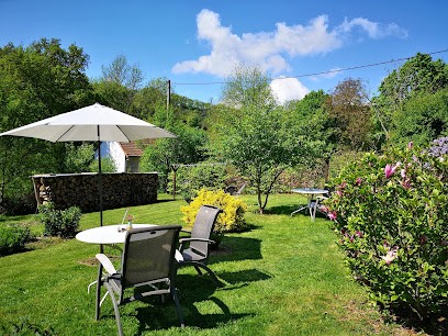Villa Garachons - Chambres D'hôtes, Restaurant à Sauret-Besserve