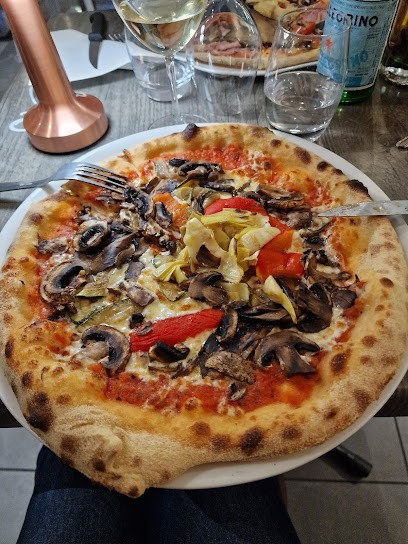 Il Villaggio, Restaurant à Communay