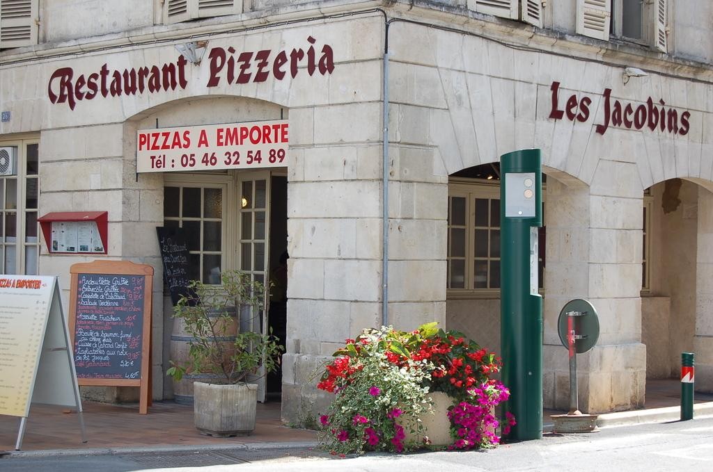 Restaurant Les Jacobins, Restaurant à Saint-Jean-d'Angély