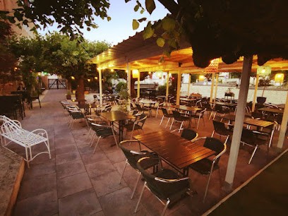 Hôtel Du Commerce, Restaurant à Civray