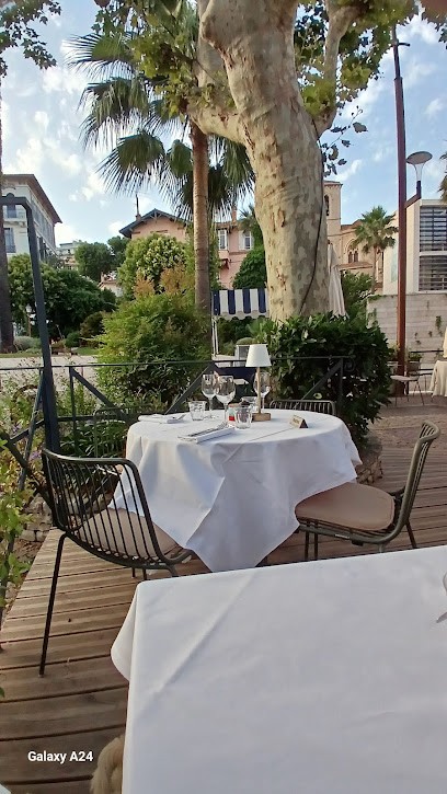Racine, Restaurant au Cannet