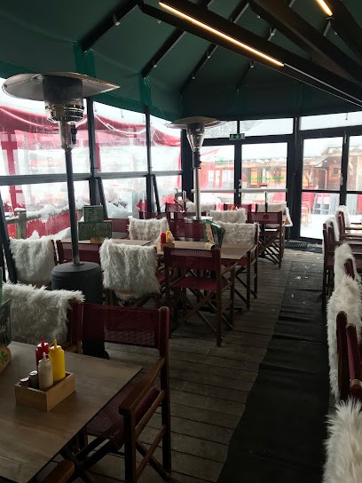 La Pomme de Pin, Restaurant à Montriond