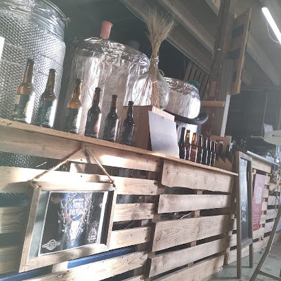 La Hutte Enchantée Microbrasserie, Restaurant à Sainte-Soulle