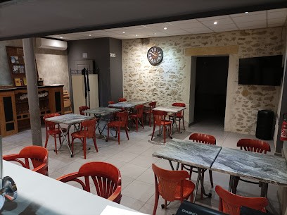 LA FAMILLE, Restaurant à Travaillan