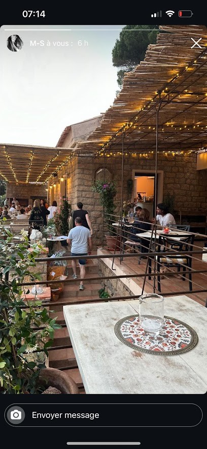 Villa Rina, Restaurant à Ota