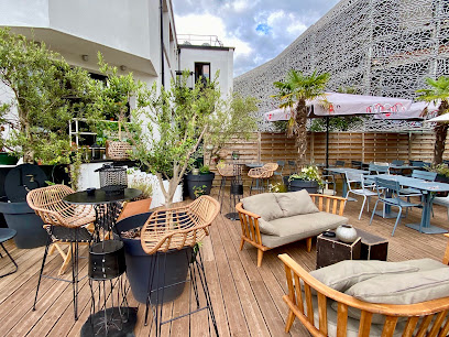 Treize 13 Au Clubhouse: Paris Jean Bouin Restaurant à Paris 16