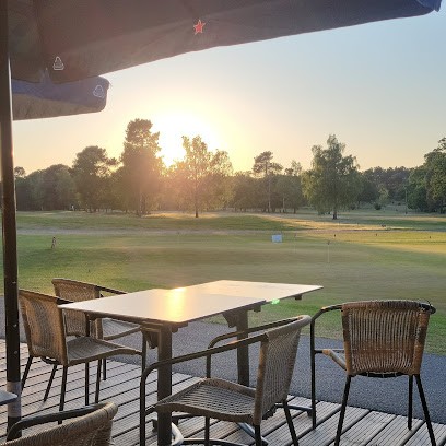 O'resto Du Golf, Restaurant à Mulsanne