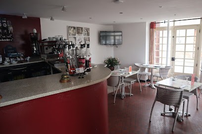 Bistrot - Cafe - Bar Le Bellerive, Restaurant à Peyrat-le-Château