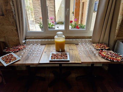 Ô Cantou Va Bien, Restaurant à Lacapelle-Marival