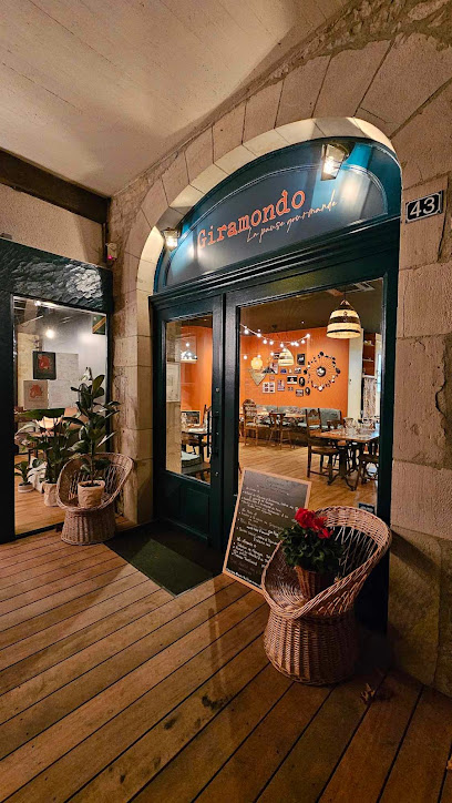 Giramondo Restaurant à Caylus