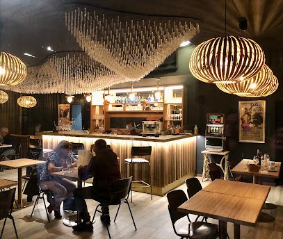 AQUI, Restaurant à Langon