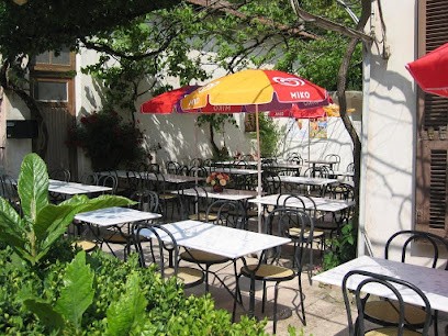 Chambres D Hotes Restaurant TERMINUS, Restaurant à Fontan