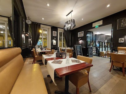 Le Rive Droite Saintes, Restaurant à Saintes