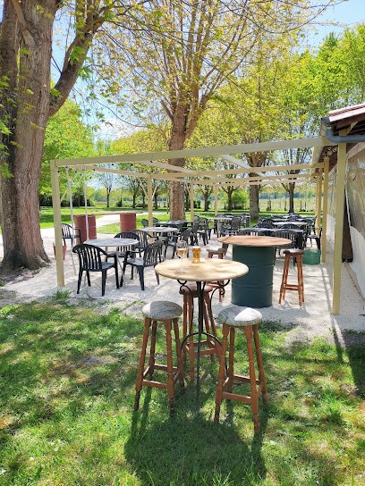 Guinguette Du Pain Sur La Planche, Restaurant à Saint-Séverin