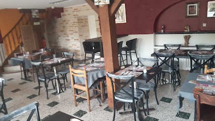 Le Carrefour Paris, Restaurant à Moyon Villages