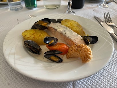 Bar Restaurant Le Cheval Blanc, Restaurant à Monts-sur-Guesnes