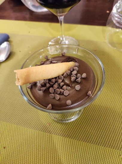 Le Saint Hubert Marie Levasseur, Restaurant à Luthenay-Uxeloup