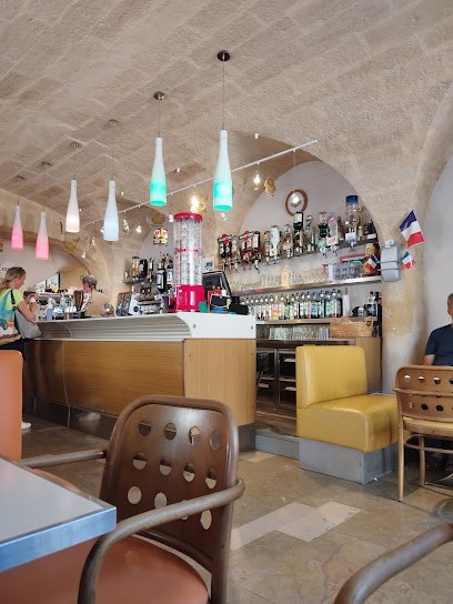 Café De L'esplanade, Restaurant à Uzès