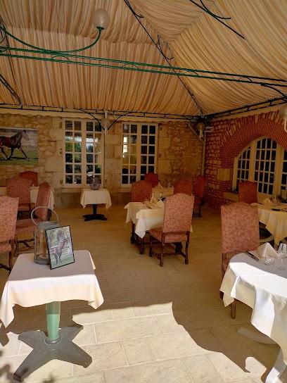 La Grande Tour, Restaurant à Saint-Ay