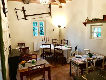 A table chez Mili, restaurant traditionnel à Epiré, Restaurant à Savennières