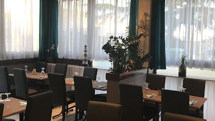 RESTAURANT L'ESCALE GOURMANDE, Restaurant à Trappes