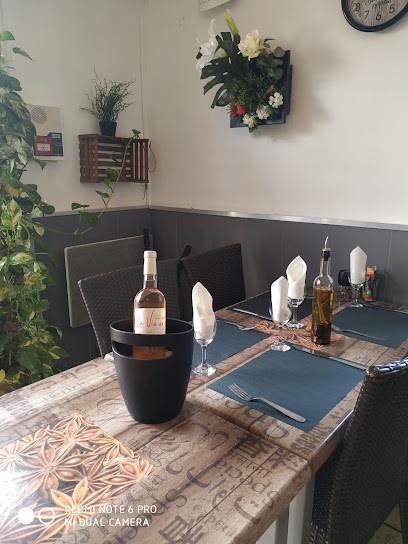 Hello Saint Pons, Restaurant à Grimaud