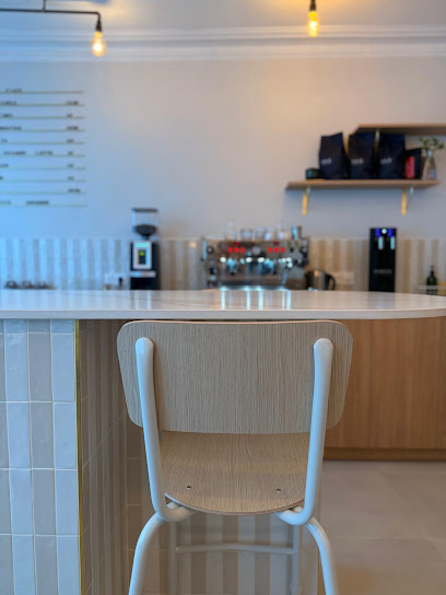Café Fluo Paris Restaurant à Paris 17