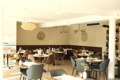 Au Cheval Blanc, Restaurant à Tosse