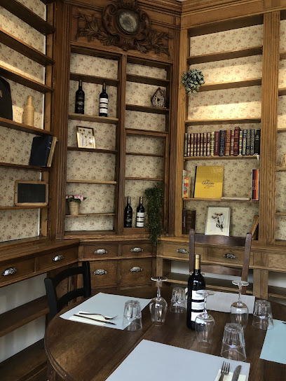Mamie Angele Chambres D'hôtes Restaurant Au Centre De Saint Antonin Noble Val Restaurant à Saint-Antonin-Noble-Val