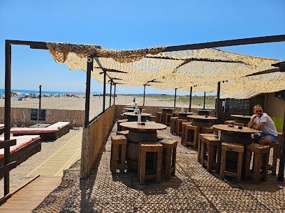 Les Canisses, Restaurant à Vendres