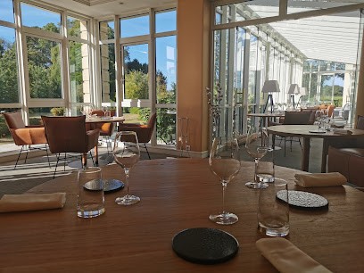 Grand Hôtel Le Château de Sully - Piscine & Spa - Restaurant Gastronomique, Restaurant à Sully