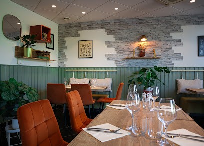 Le P'tit Garde Manger, Restaurant à Thoiry