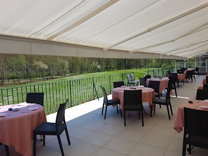 Le Cheval Blanc, Restaurant à Ferrières-en-Gâtinais