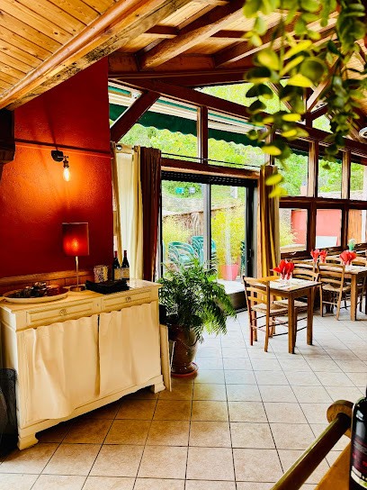 A Table Chez Gabriel, Restaurant à Vesseaux