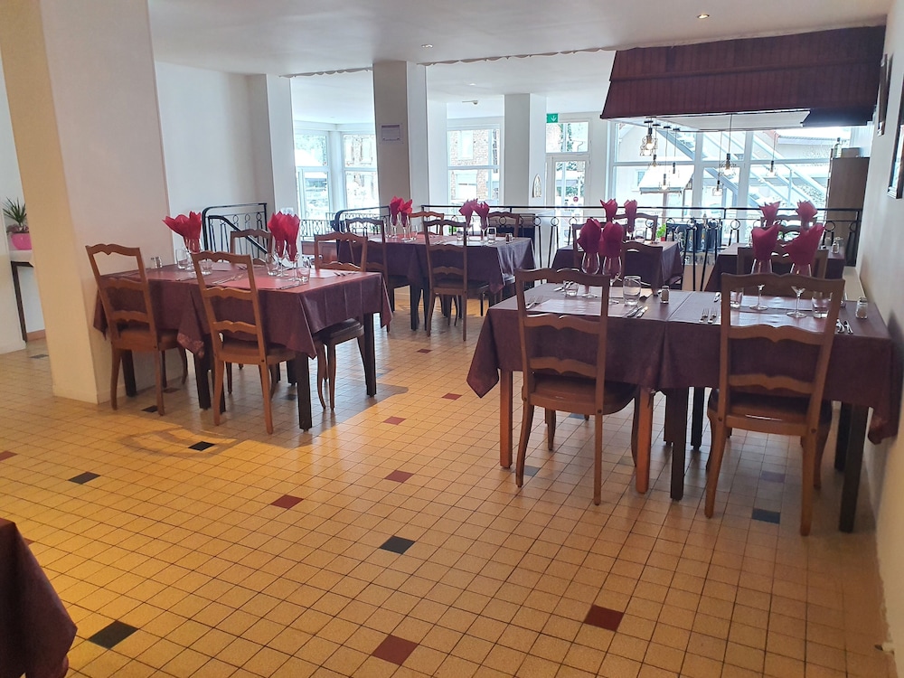 Hôtel De La Promenade Restaurant à la Vôge-les-Bains
