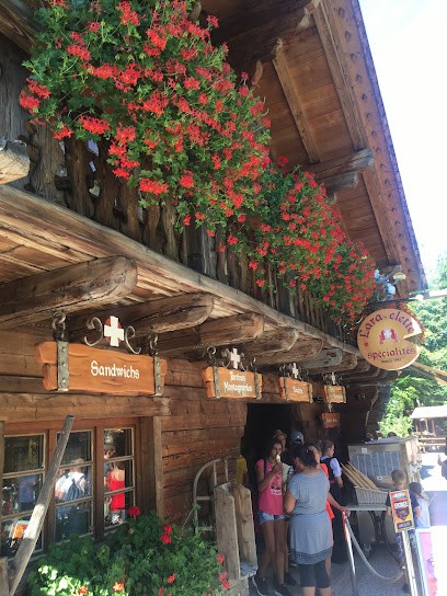 Lara Clette, Restaurant à Dolancourt