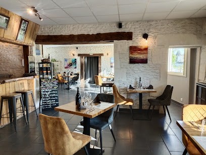 Auberge De La Fontaine, Restaurant à Chaniers