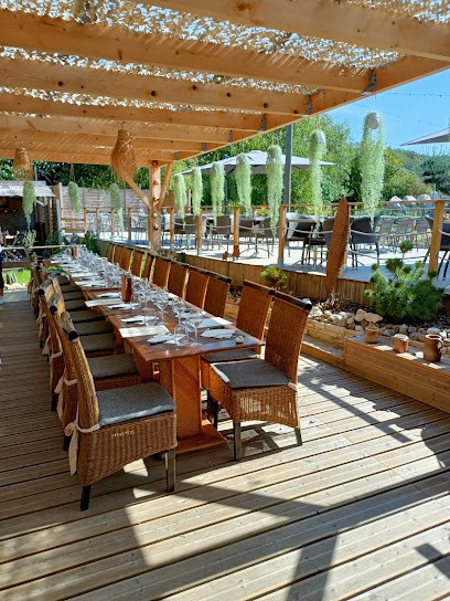 Les Terrasses De Courtozé, Restaurant à Mazangé