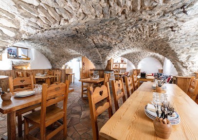 L'Etable Des Lys, Restaurant à Courchevel