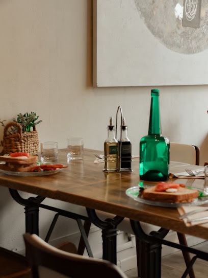 La Petite Table Restaurant à Arles