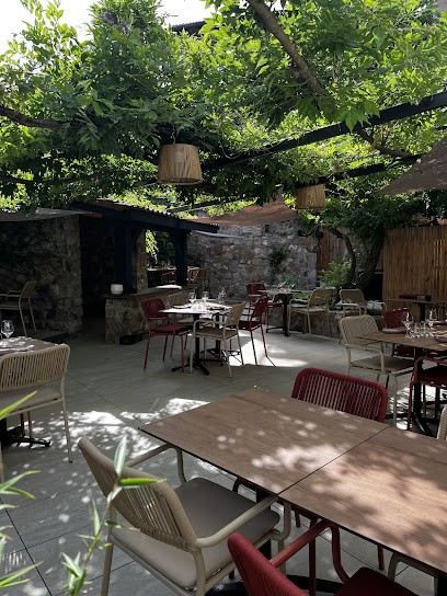 Les 3 Petits Points, Restaurant à Brioude