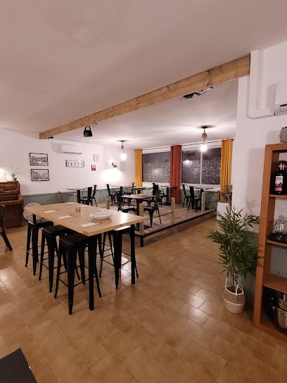 Le Tournesol, Restaurant à Charras