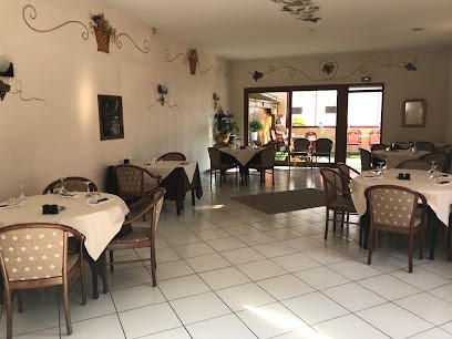 Le Vieux Puits, Restaurant à Maraussan
