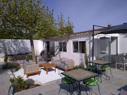 Au Petit Cèdre Gourmand, Restaurant à Réauville